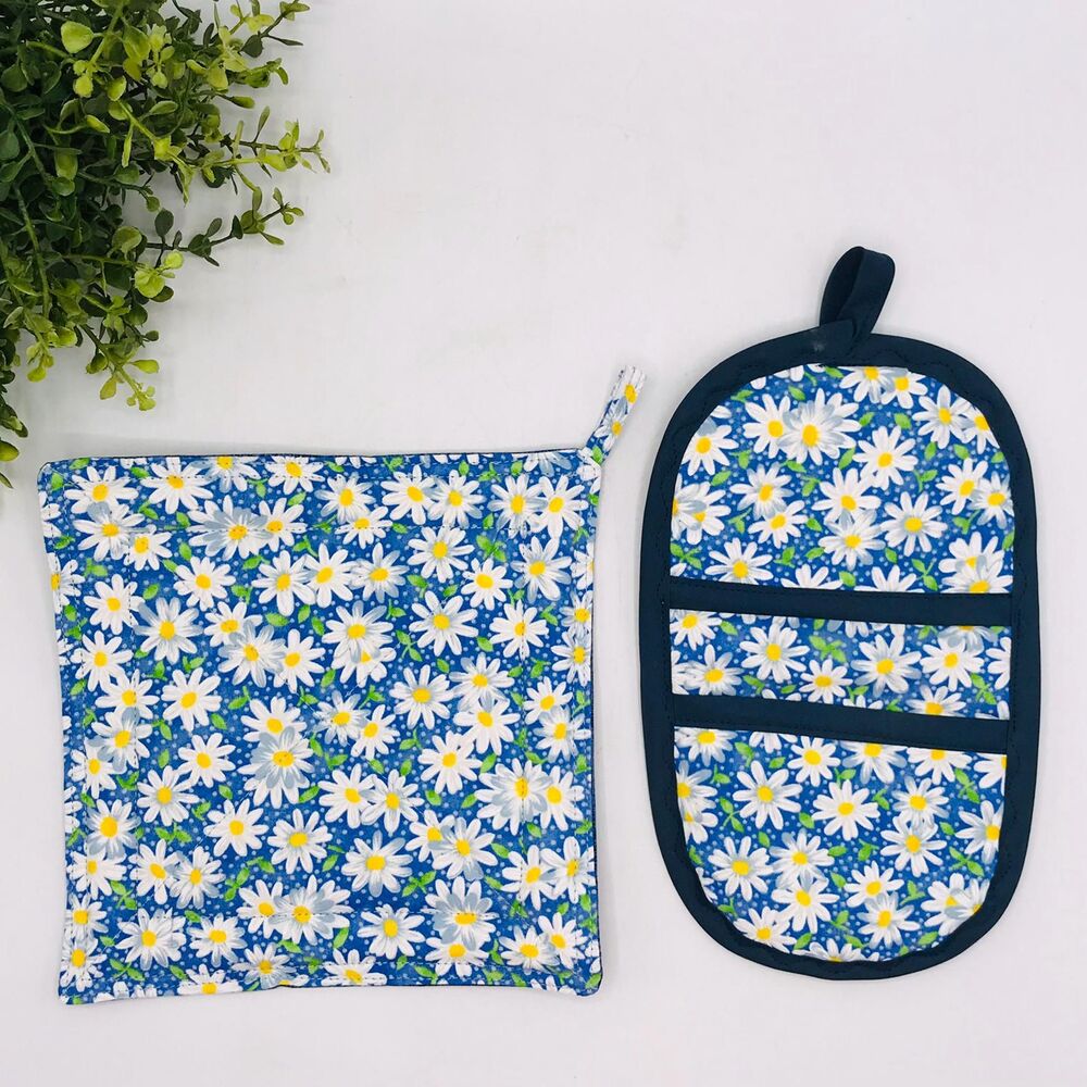 Finger Hotpad and Square Potholder, Blue Daisy Print, 2 Piece Baking Set
